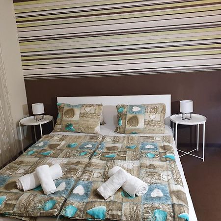 Doris Apartments Siofok Ngoại thất bức ảnh